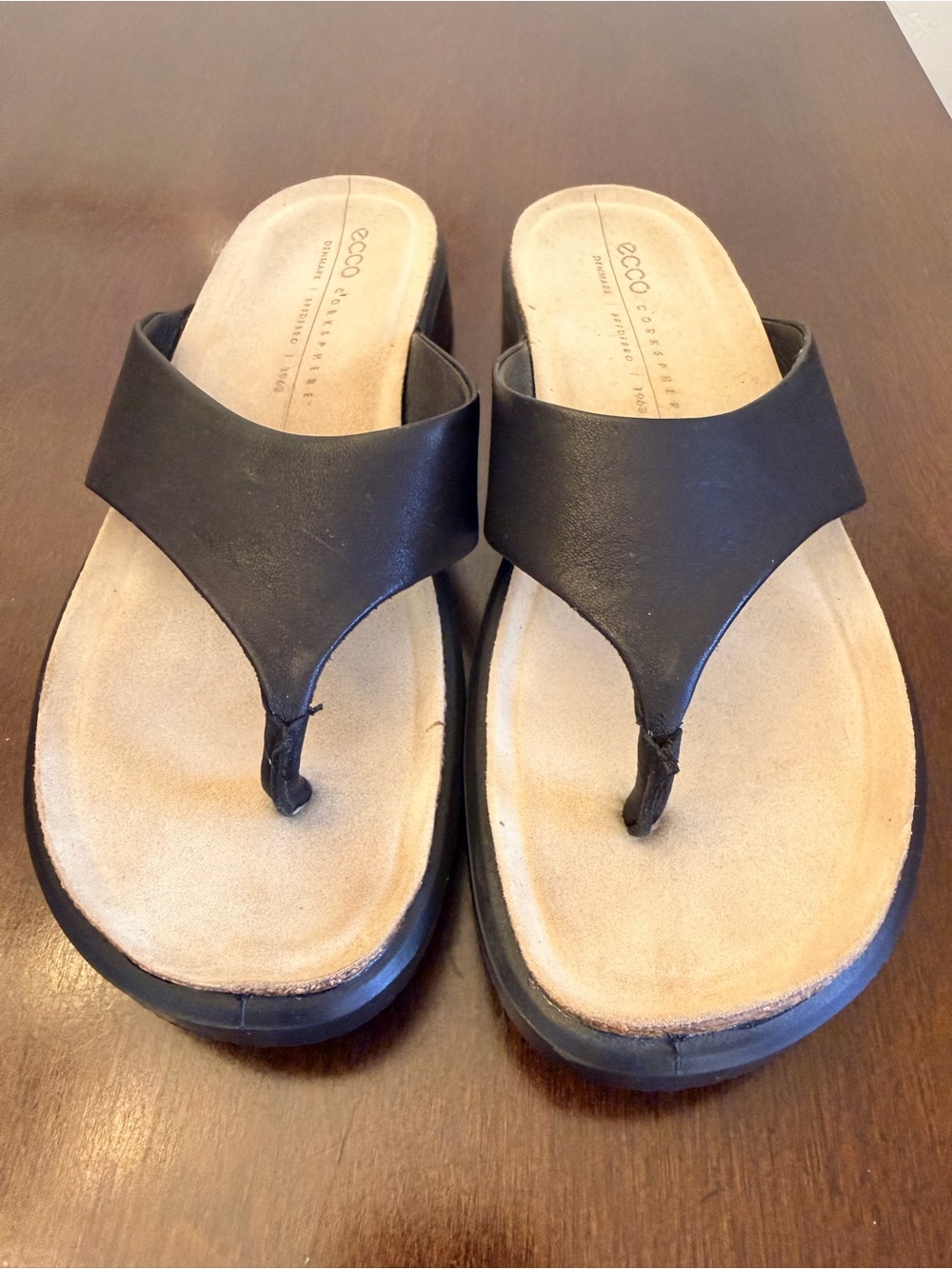 Ecco Black Leather Thong Sandals with Suede Footbed